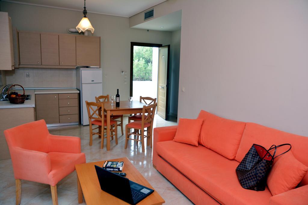 Evia Hotel & Suites Marmari  Exterior foto